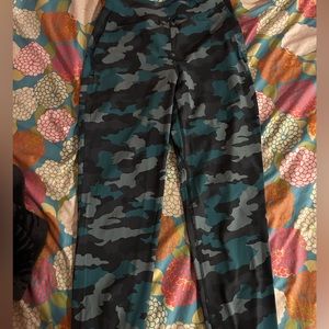 Lululemon camo joggers